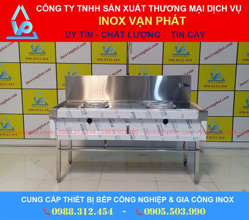 Bếp Á nhà hàng